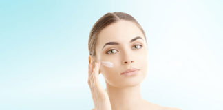 Jak aplikować krem pod oczy