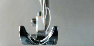 Jakie tkaniny sprawdzą się w przypadku osób zaczynających swoją przygodę z szyciem?