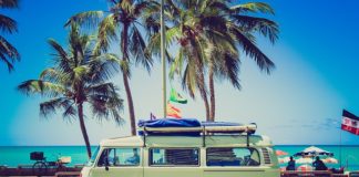 Wycieczka szkolna w bezpiecznym autobusie