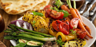 Majówka za pasem? Sprawdź pomysły na grillowane warzywa