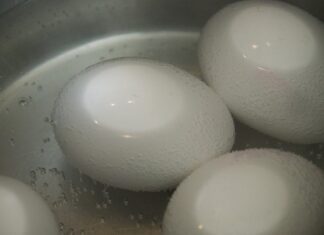 Czy można zagotować rosół w słoiki?