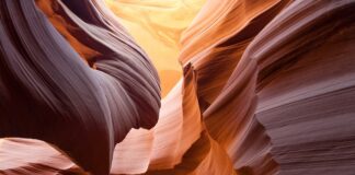 Czy piaskowiec zmienia kolor?