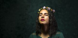 Jak zamknąć kosz na śmieci?