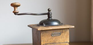 Co niszczy rafy koralowe?