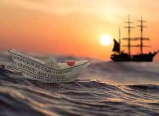 Ile waży 1 metr sześcienny papieru?