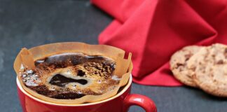 Jak często należy czyścić filtr wewnętrzny w akwarium?