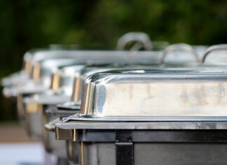 Ile pojemników na śmieci w bloku? Ile pojemników na śmieci w bloku?