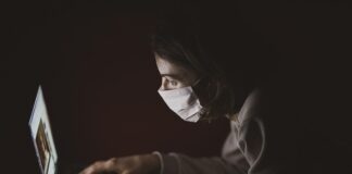 W jakiej odległości od granicy można postawić śmietnik?