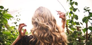 Jak naturalne kosmetyki do włosów mogą odmienić Twoją pielęgnację