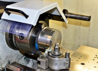 Frezarki konwencjonalne w małych warsztatach: Zalety i ograniczenia frezarki konwencjonalne