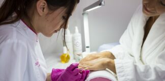 lampa kosmetyczna z lupą